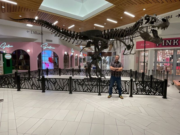 ユタ工科大学美術学科長がQIDI 3Dプリンターで巨大な3Dプリント恐竜を制作